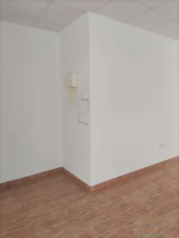 Kaupallinen myytävänä paikassa Totana - 85 000 € (Ref: 10045590)