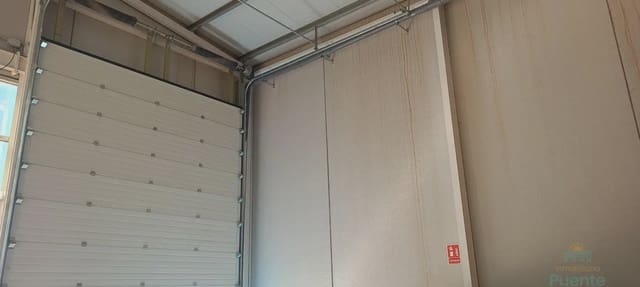 Kaupallinen myytävänä paikassa Totana - 180 000 € (Ref: 10045592)
