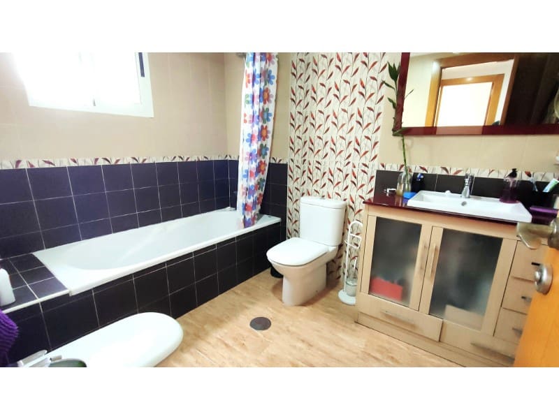4 quarto Casa em Banda para venda em Los Alcazares com garagem - 272 000 € (Ref: 10045389)