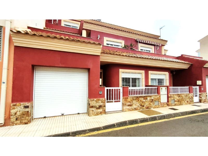 4 quarto Casa em Banda para venda em Los Alcazares com garagem - 272 000 € (Ref: 10045389)