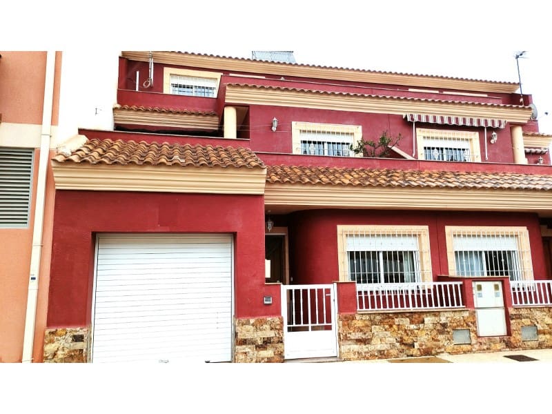 4 quarto Casa em Banda para venda em Los Alcazares com garagem - 272 000 € (Ref: 10045389)