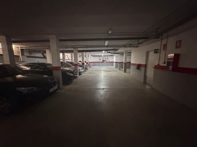 Garagem para venda em La Unión - 5 000 € (Ref: 10045401)