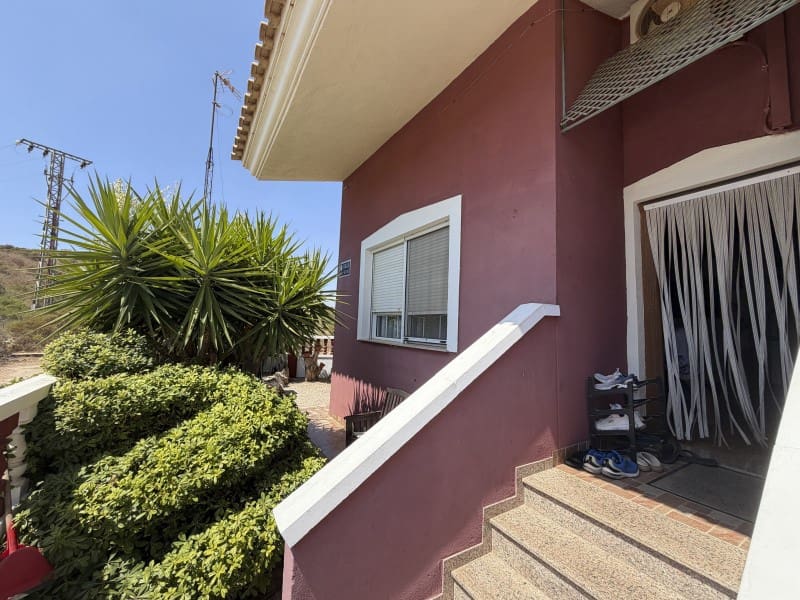3 bedroom Villa for rent in Cartagena - € 800 (Ref: 10045406)