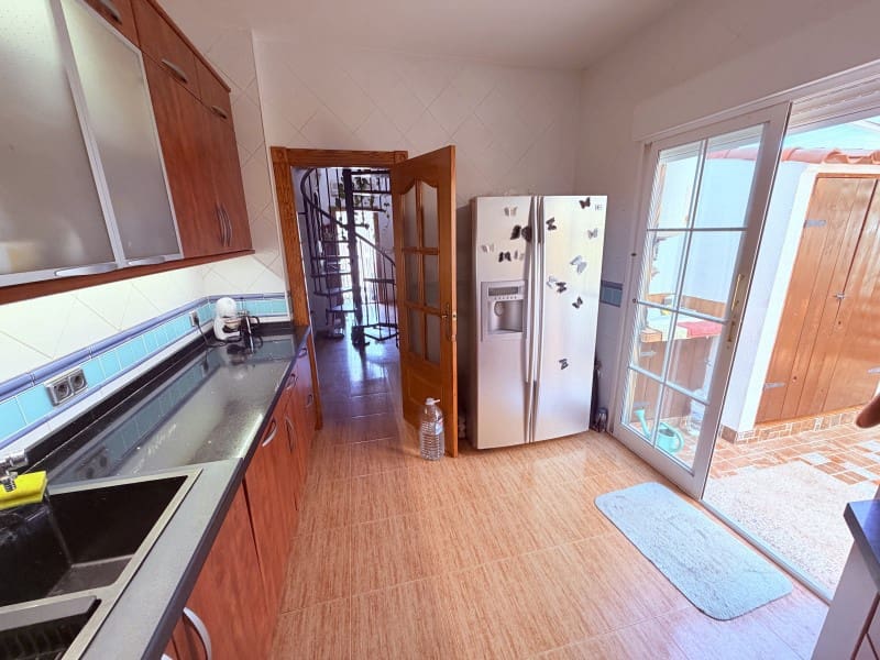 3 bedroom Villa for rent in Cartagena - € 800 (Ref: 10045406)