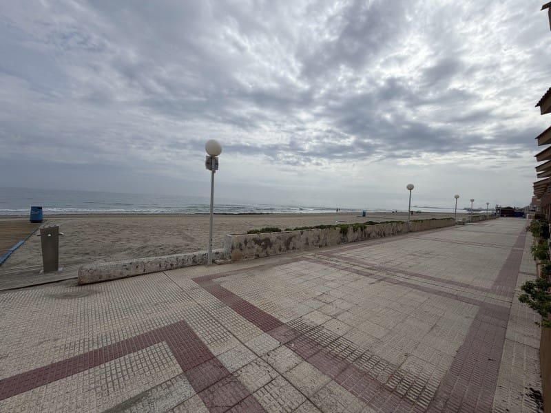 Azienda in vendita in La Manga del Mar Menor con piscina - 49.500 € (Rif: 10186792)