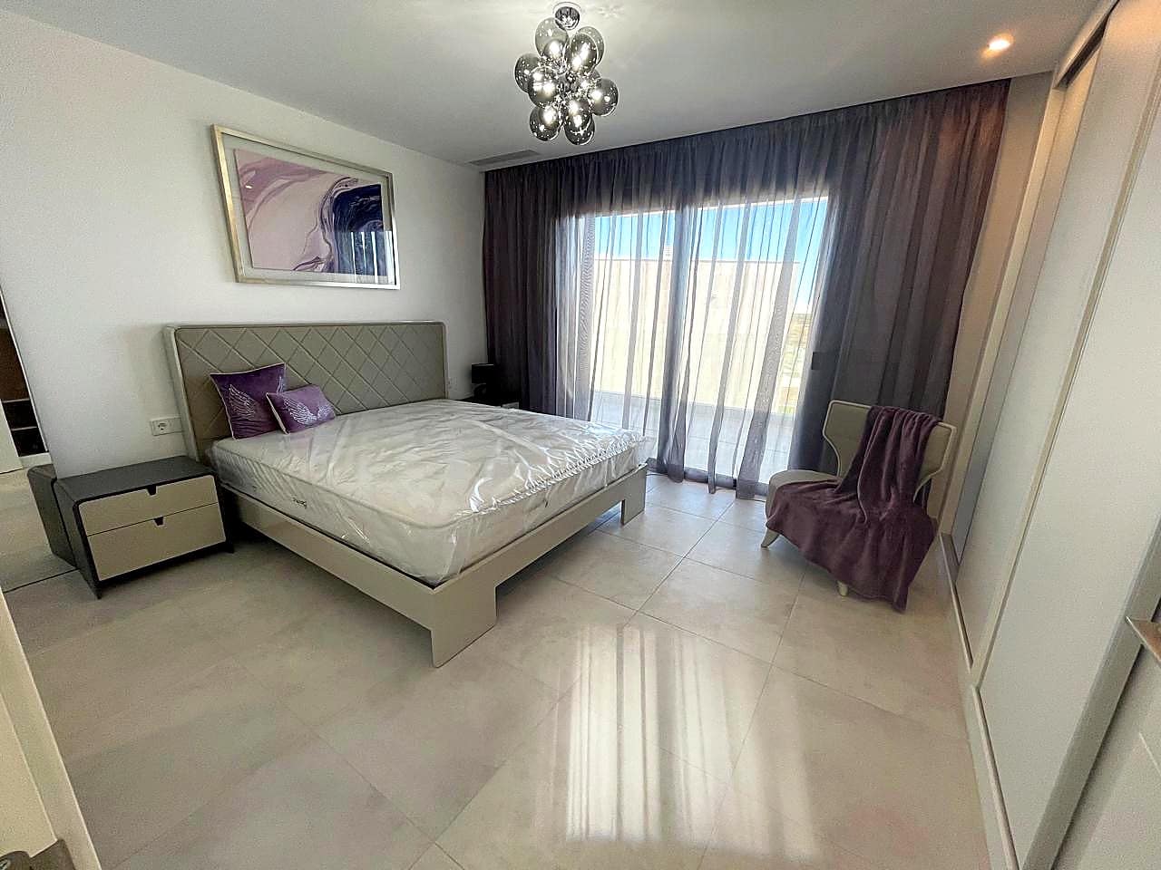 3 Zimmer Apartment zu verkaufen in Estepona mit Pool Garage - 839.000 € (Ref: 10060977)