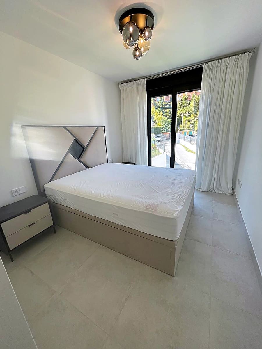 3 Zimmer Apartment zu verkaufen in Estepona mit Pool Garage - 839.000 € (Ref: 10060977)