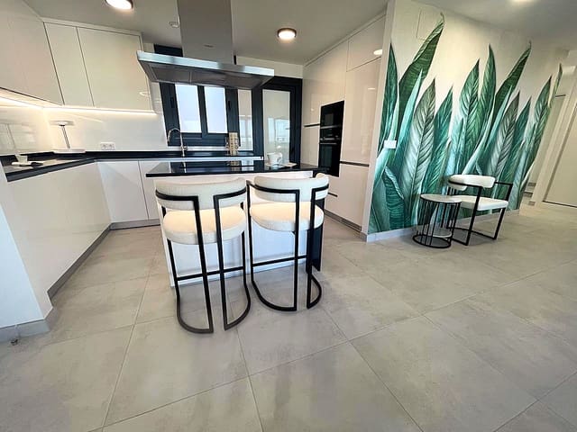 3 Zimmer Apartment zu verkaufen in La Alquería, Estepona mit Pool Garage - 839.000 € (Ref: 10060977)