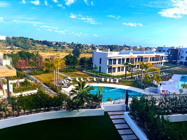 3 Zimmer Apartment zu verkaufen in La Alquería, Estepona mit Pool Garage - 839.000 € (Ref: 10060977)