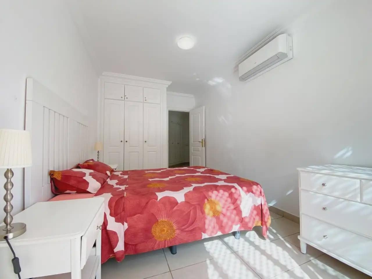 1 sovrum Lägenhet till salu i Adeje med pool - 599 000 € (Ref: 10045327)