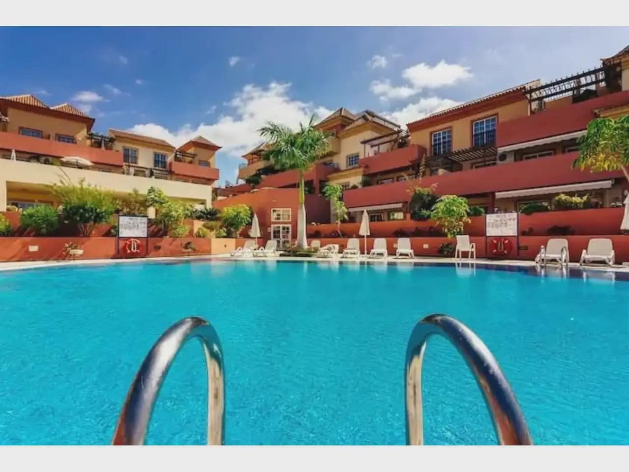 1 sovrum Lägenhet till salu i Adeje med pool - 599 000 € (Ref: 10045327)