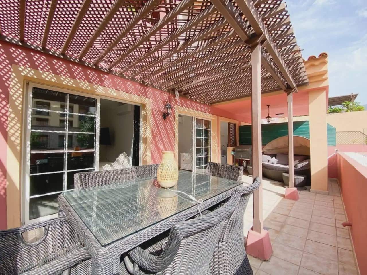 1 sovrum Lägenhet till salu i Adeje med pool - 599 000 € (Ref: 10045327)