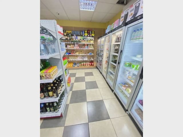 Commercial for sale in Playa de las Américas, Adeje - € 405,000 (Ref: 10045328)