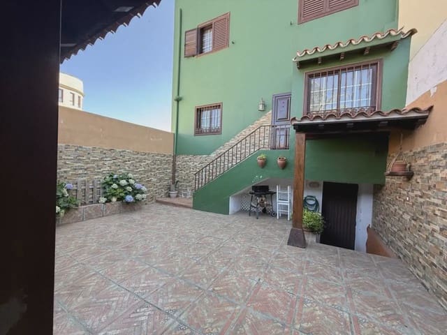 5 chambre Villa/Maison Semi-Mitoyenne à vendre à San Cristóbal de La Laguna avec garage - 515 000 € (Ref: 10045345)