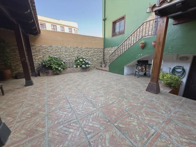 5 chambre Villa/Maison Semi-Mitoyenne à vendre à San Cristóbal de La Laguna avec garage - 515 000 € (Ref: 10045345)