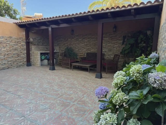 5 chambre Villa/Maison Semi-Mitoyenne à vendre à San Cristóbal de La Laguna avec garage - 515 000 € (Ref: 10045345)
