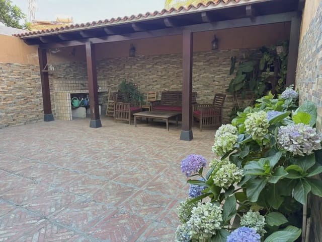 5 chambre Villa/Maison Semi-Mitoyenne à vendre à San Cristóbal de La Laguna avec garage - 515 000 € (Ref: 10045345)