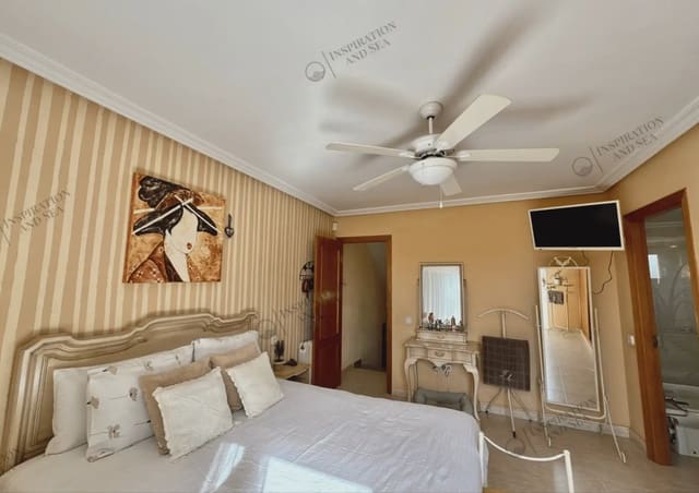Adosado de 3 habitaciones en Ibiza / Eivissa ciudad en venta con piscina garaje - 1.200.000 € (Ref: 10065239)