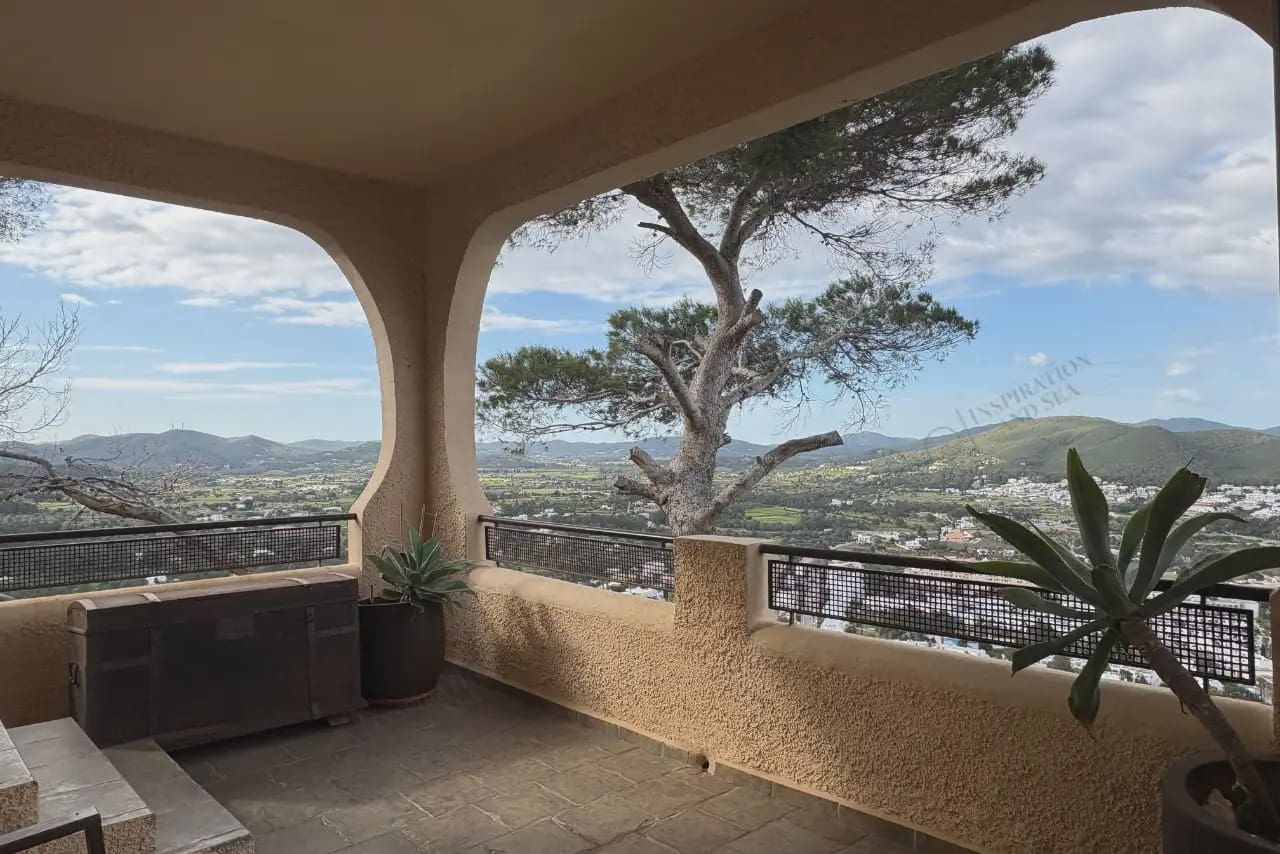 5 bedroom Villa for rent in Santa Eulalia / Santa Eularia with pool - € 6,500 (Ref: 10065254)