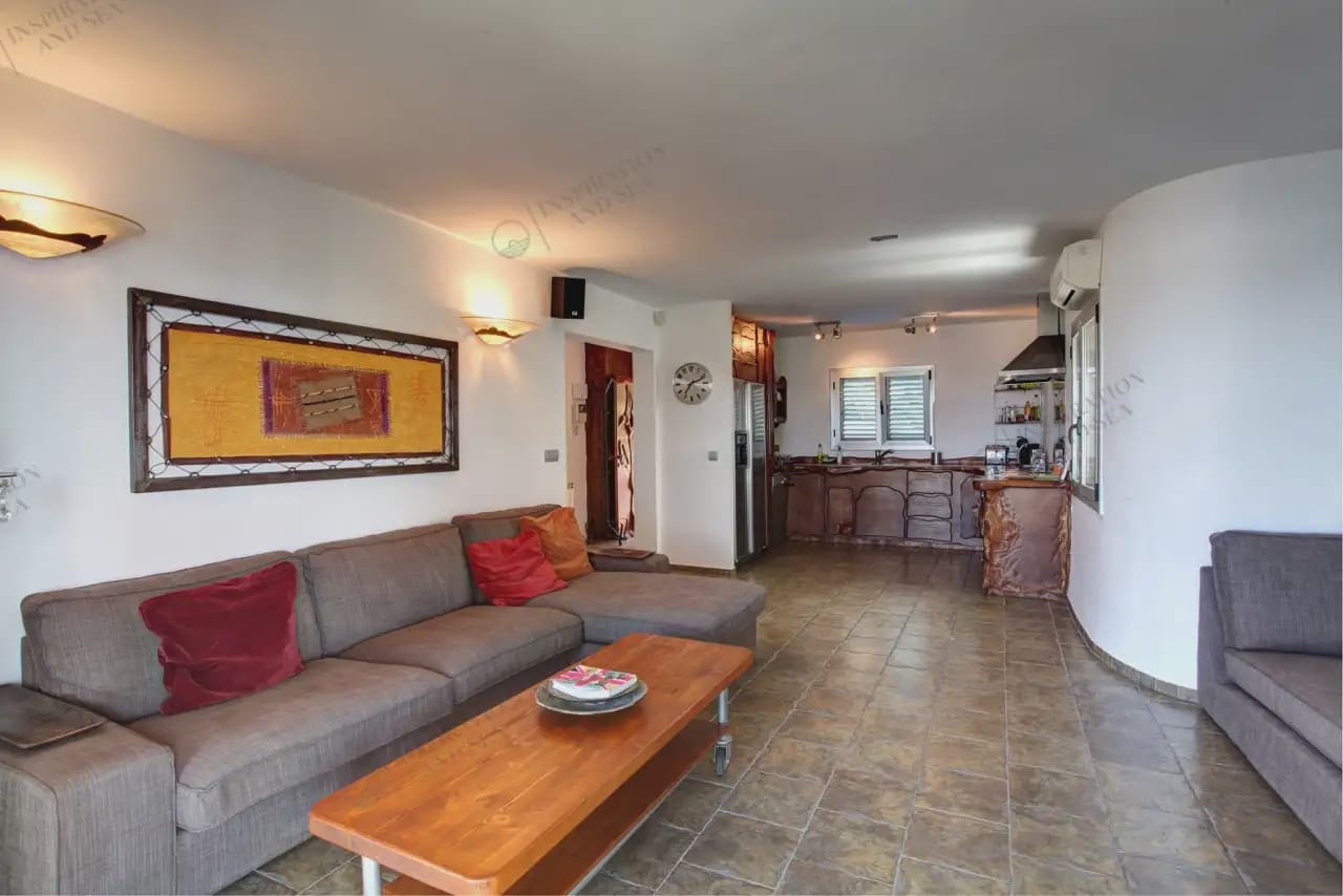 5 bedroom Villa for rent in Santa Eulalia / Santa Eularia with pool - € 6,500 (Ref: 10065254)