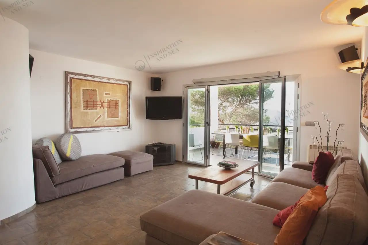 5 bedroom Villa for rent in Santa Eulalia / Santa Eularia with pool - € 6,500 (Ref: 10065254)