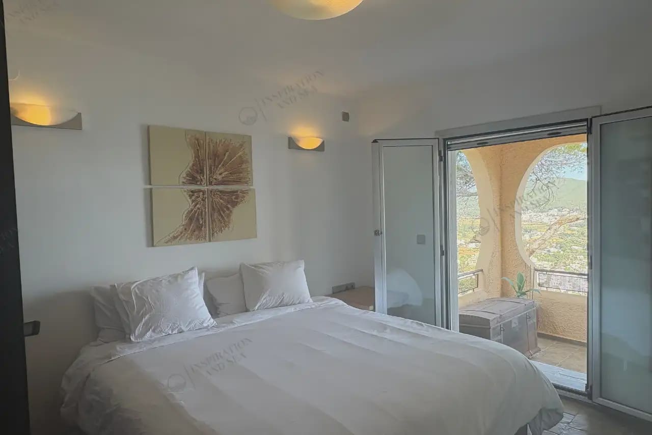 5 bedroom Villa for rent in Santa Eulalia / Santa Eularia with pool - € 6,500 (Ref: 10065254)