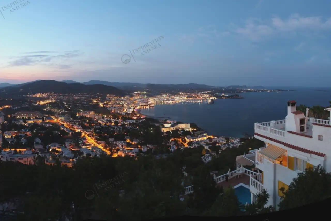 5 bedroom Villa for rent in Santa Eulalia / Santa Eularia with pool - € 6,500 (Ref: 10065254)