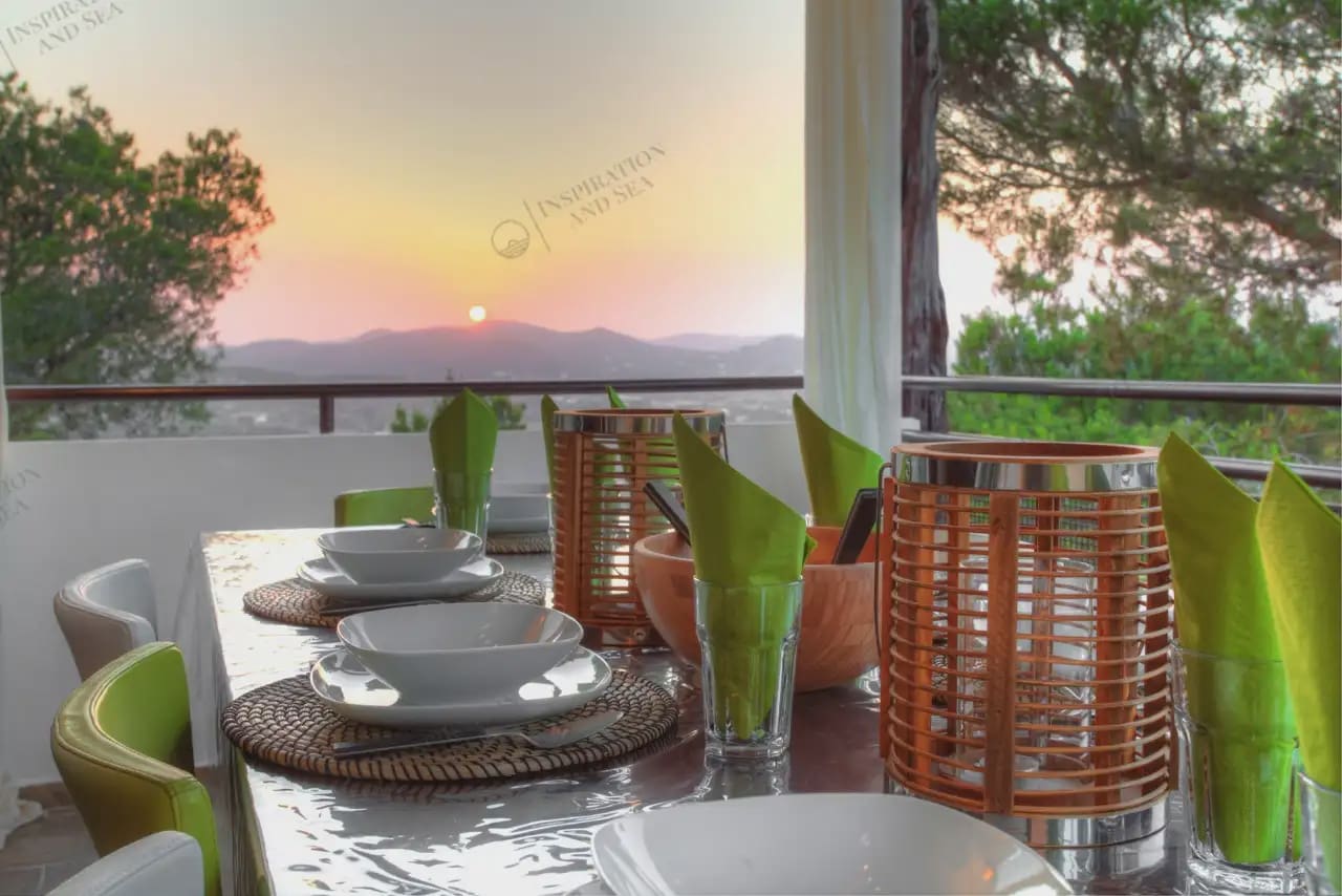 5 bedroom Villa for rent in Santa Eulalia / Santa Eularia with pool - € 6,500 (Ref: 10065254)