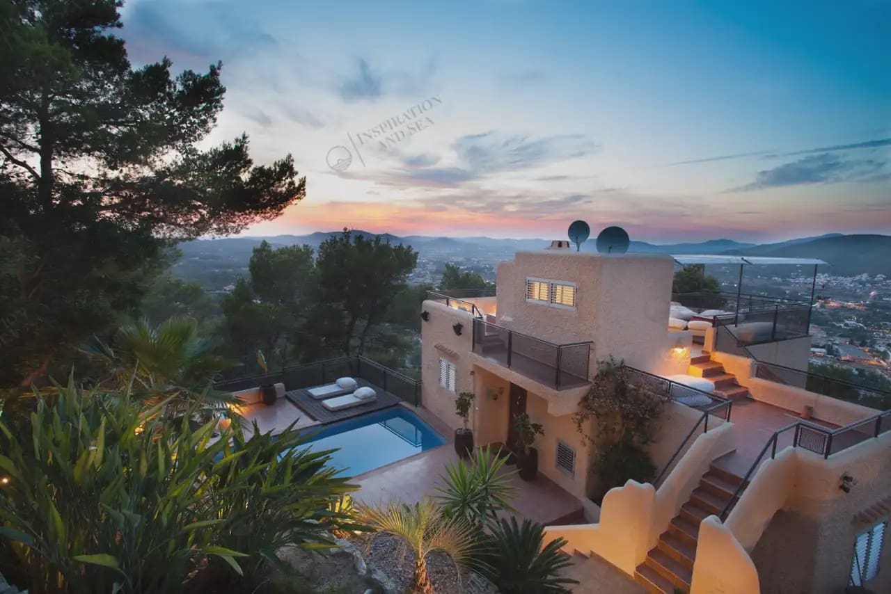 5 bedroom Villa for rent in Santa Eulalia / Santa Eularia with pool - € 6,500 (Ref: 10065254)