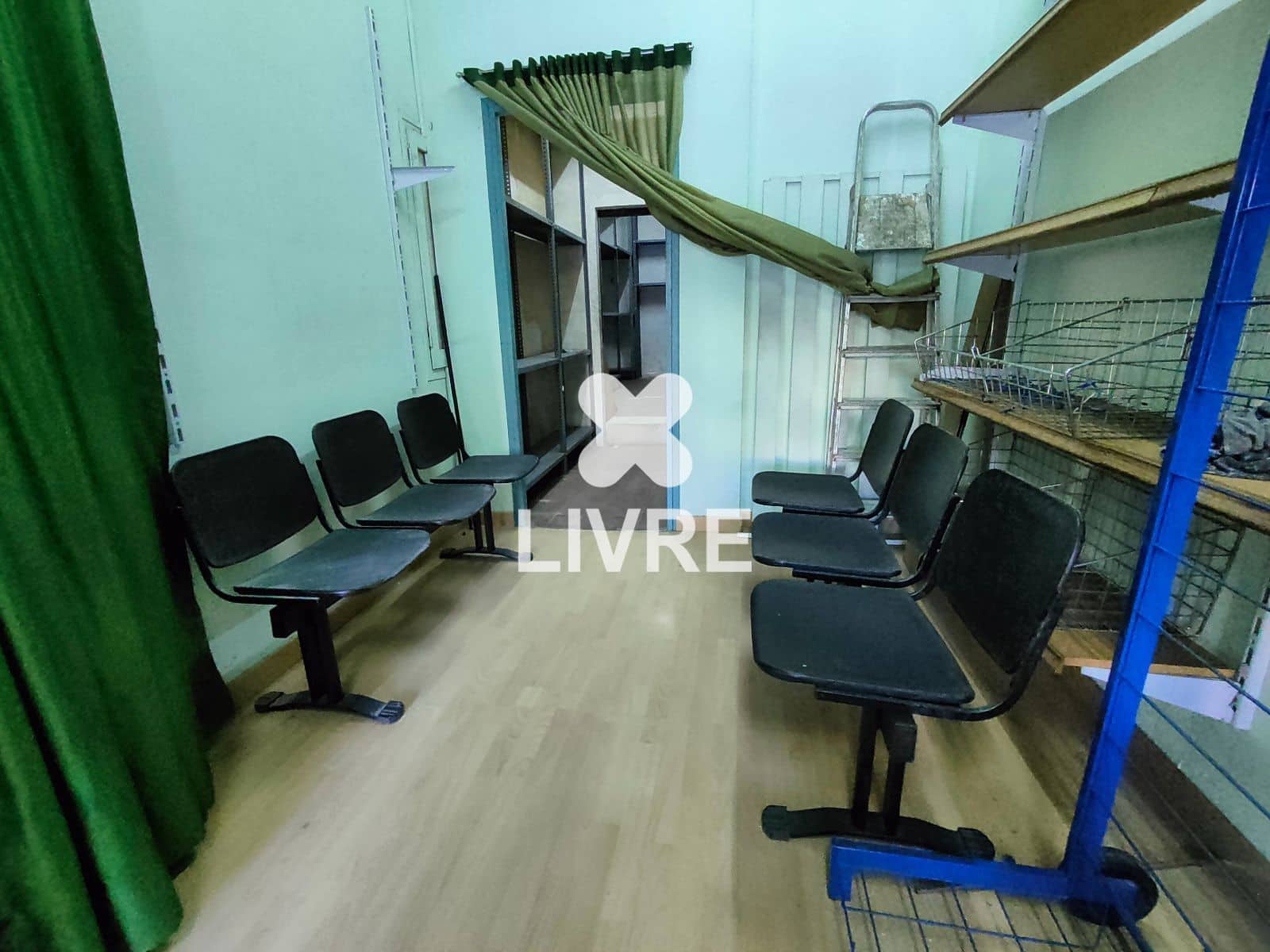 Commercial for sale in Esplugues de Llobregat - € 75,000 (Ref: 10042188)