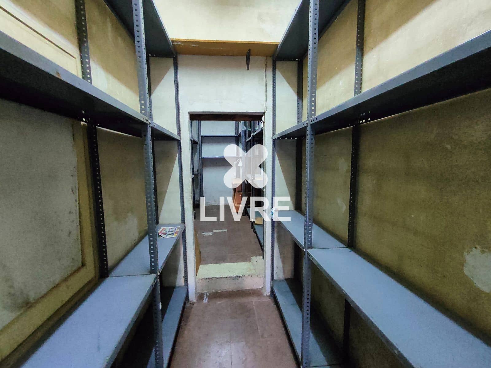 Commercial for sale in Esplugues de Llobregat - € 75,000 (Ref: 10042188)