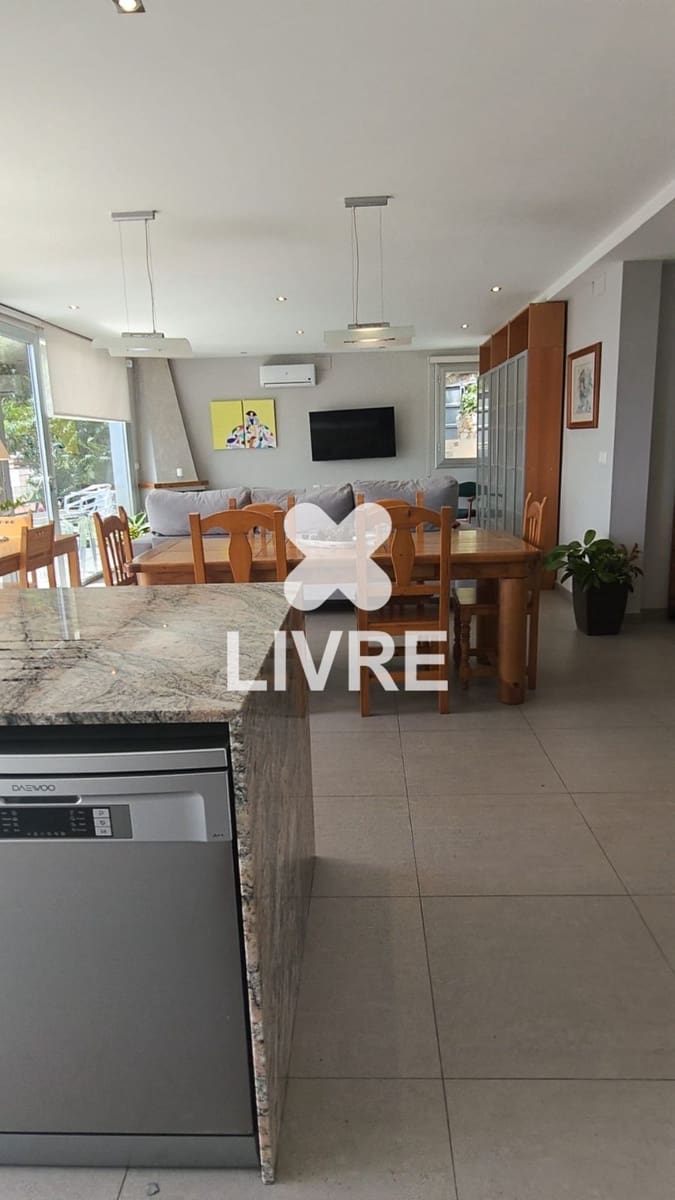 7 bedroom Villa for sale in Cunit with pool - € 795,000 (Ref: 10042192)