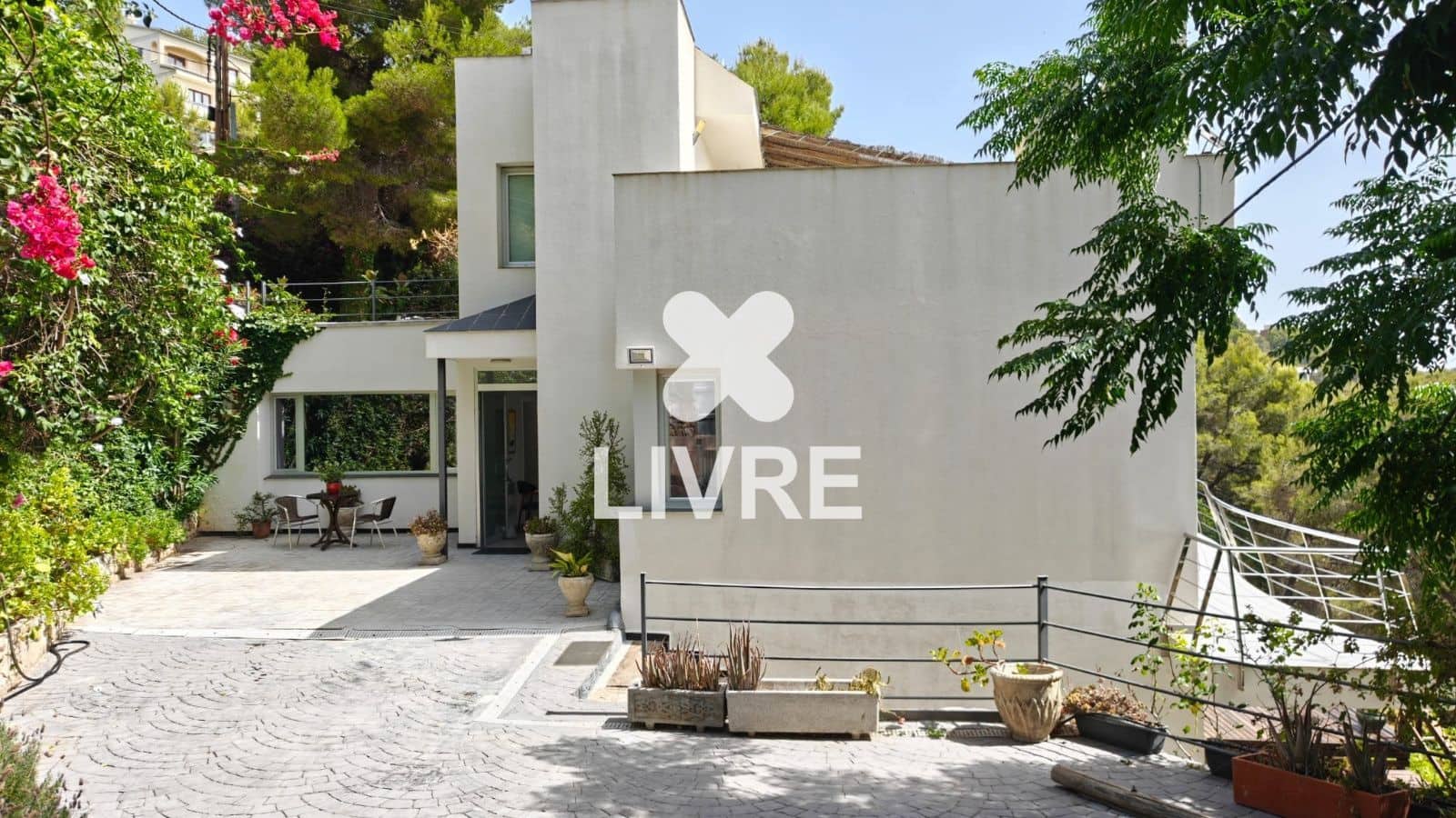 7 bedroom Villa for sale in Cunit with pool - € 795,000 (Ref: 10042192)