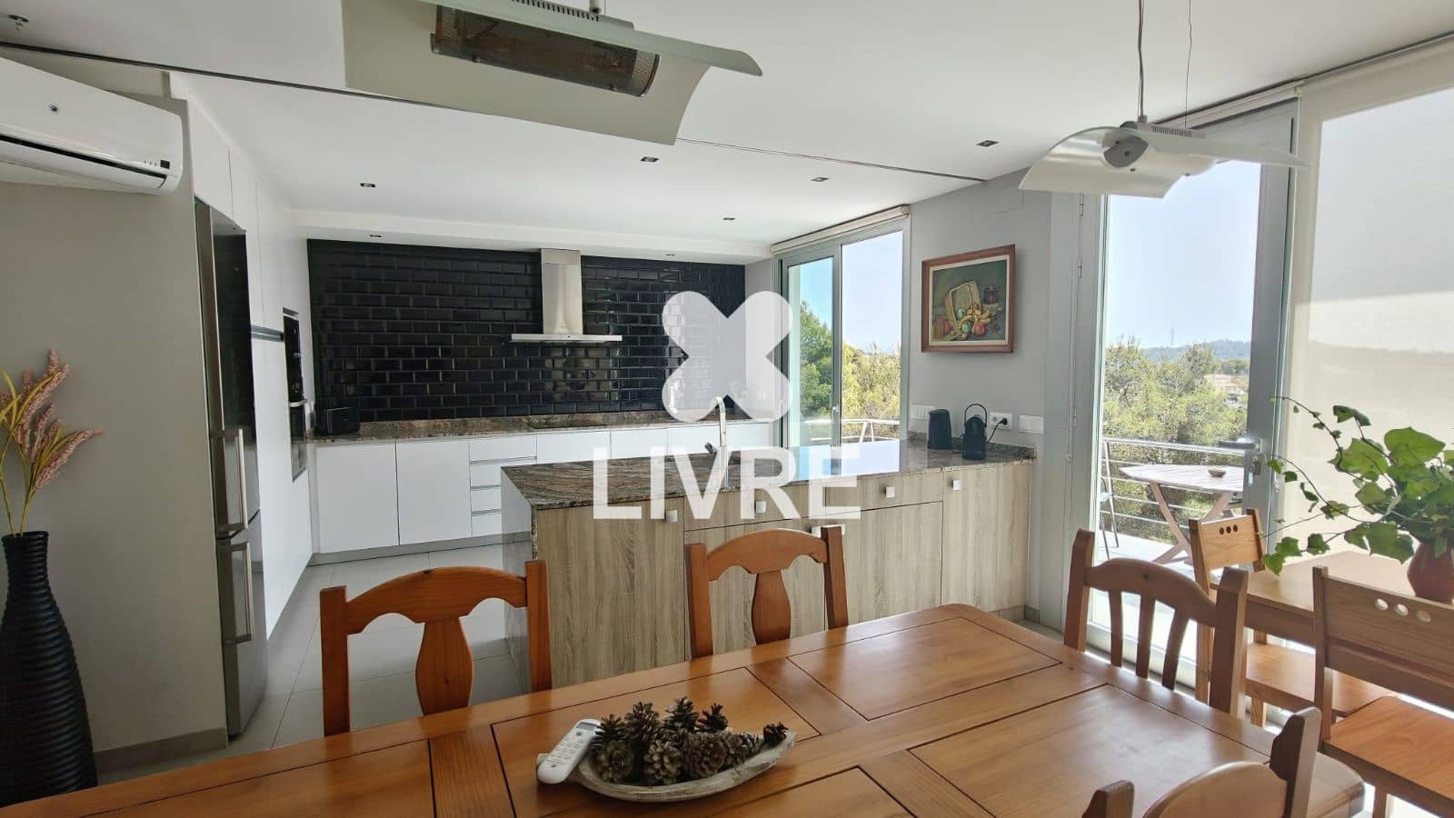 7 bedroom Villa for sale in Cunit with pool - € 795,000 (Ref: 10042192)