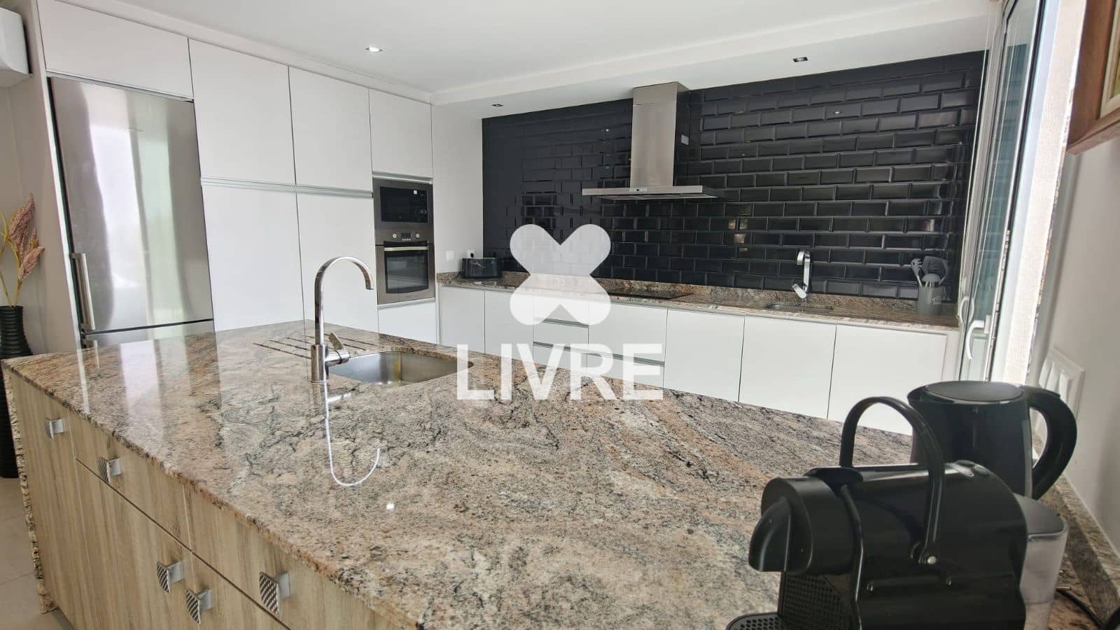 7 bedroom Villa for sale in Cunit with pool - € 795,000 (Ref: 10042192)