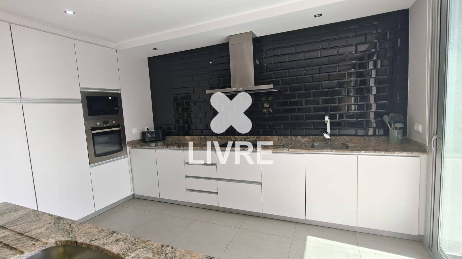 7 bedroom Villa for sale in Cunit with pool - € 795,000 (Ref: 10042192)