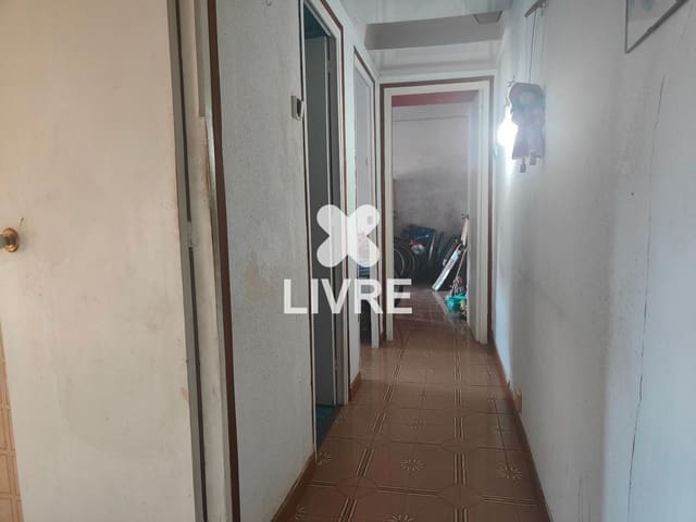 3 chambre Appartement à vendre à Montbau, Barcelone ville - 260 000 € (Ref: 10042194)