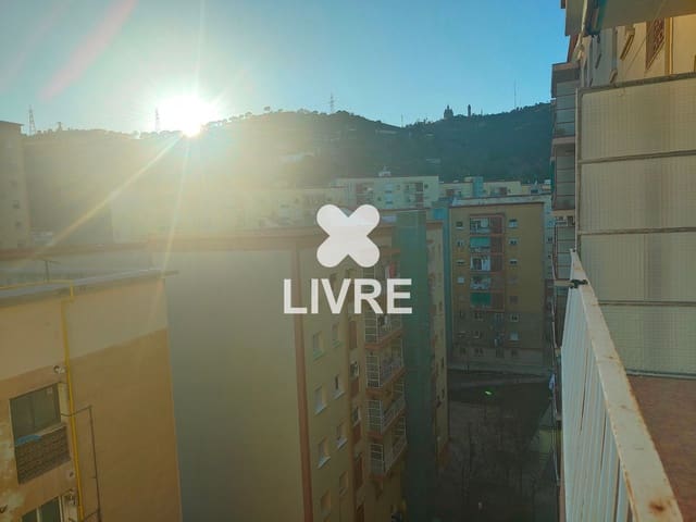 3 chambre Appartement à vendre à Montbau, Barcelone ville - 260 000 € (Ref: 10042194)