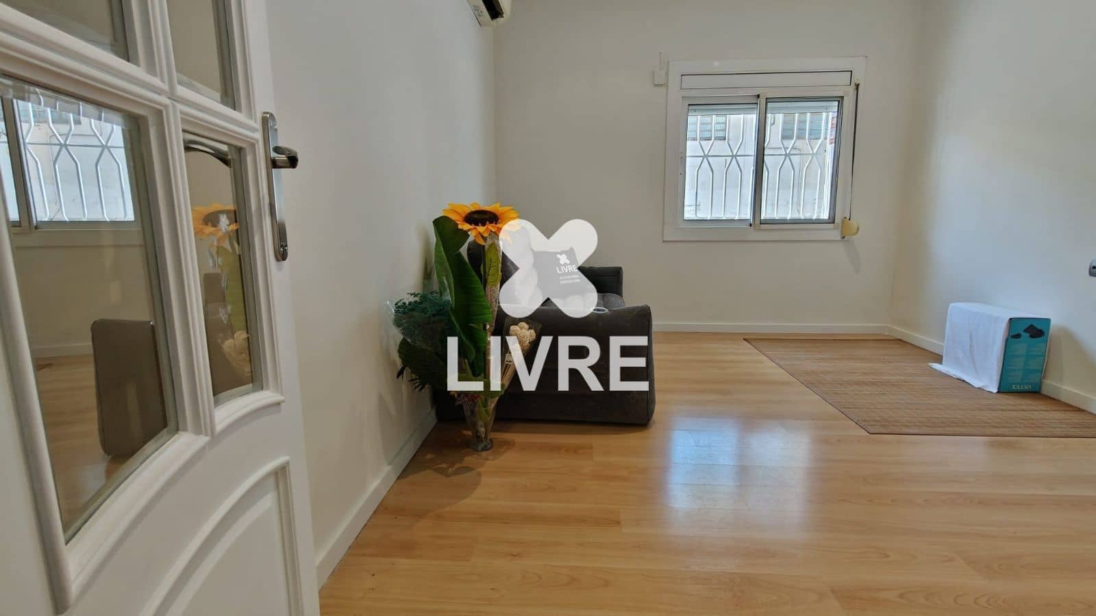 3 bedroom Flat for sale in Sant Boi de Llobregat - € 229,000 (Ref: 10042195)
