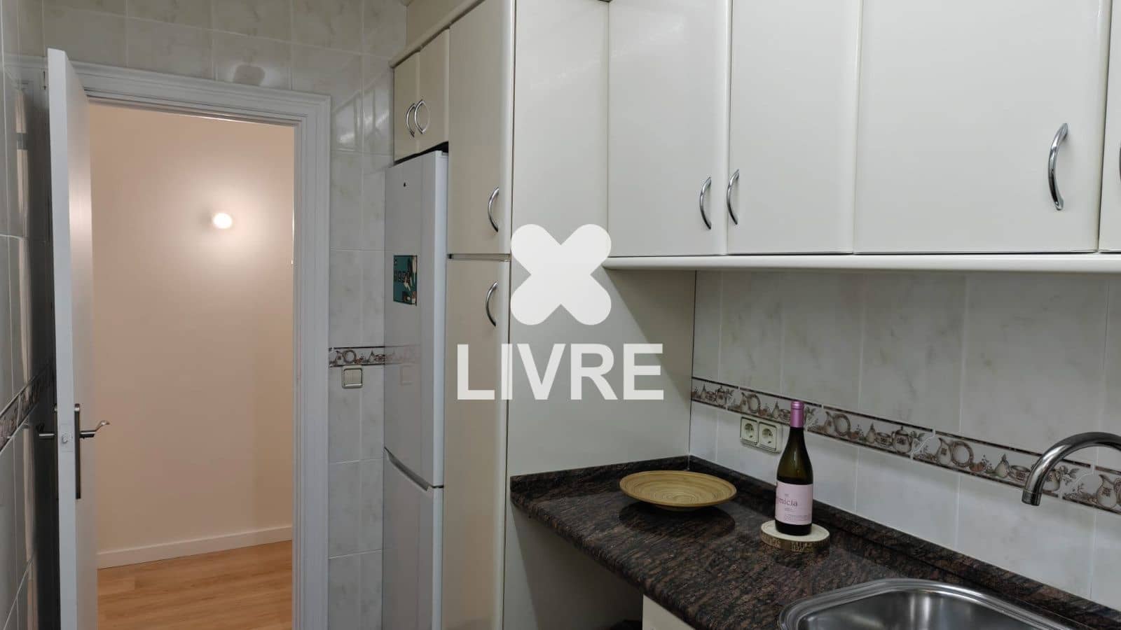 3 bedroom Flat for sale in Sant Boi de Llobregat - € 229,000 (Ref: 10042195)