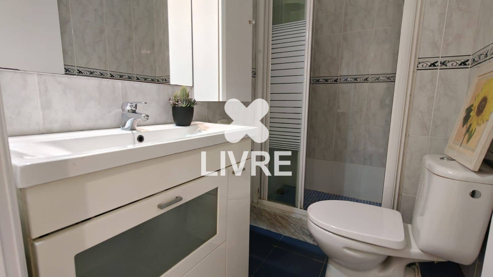 3 bedroom Flat for sale in Sant Boi de Llobregat - € 229,000 (Ref: 10042195)