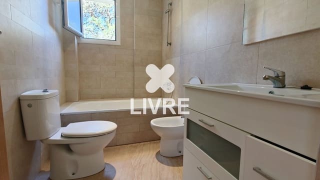 4 slaapkamer Huis te huur in Vallirana met garage - € 1.400 (Ref: 10073010)