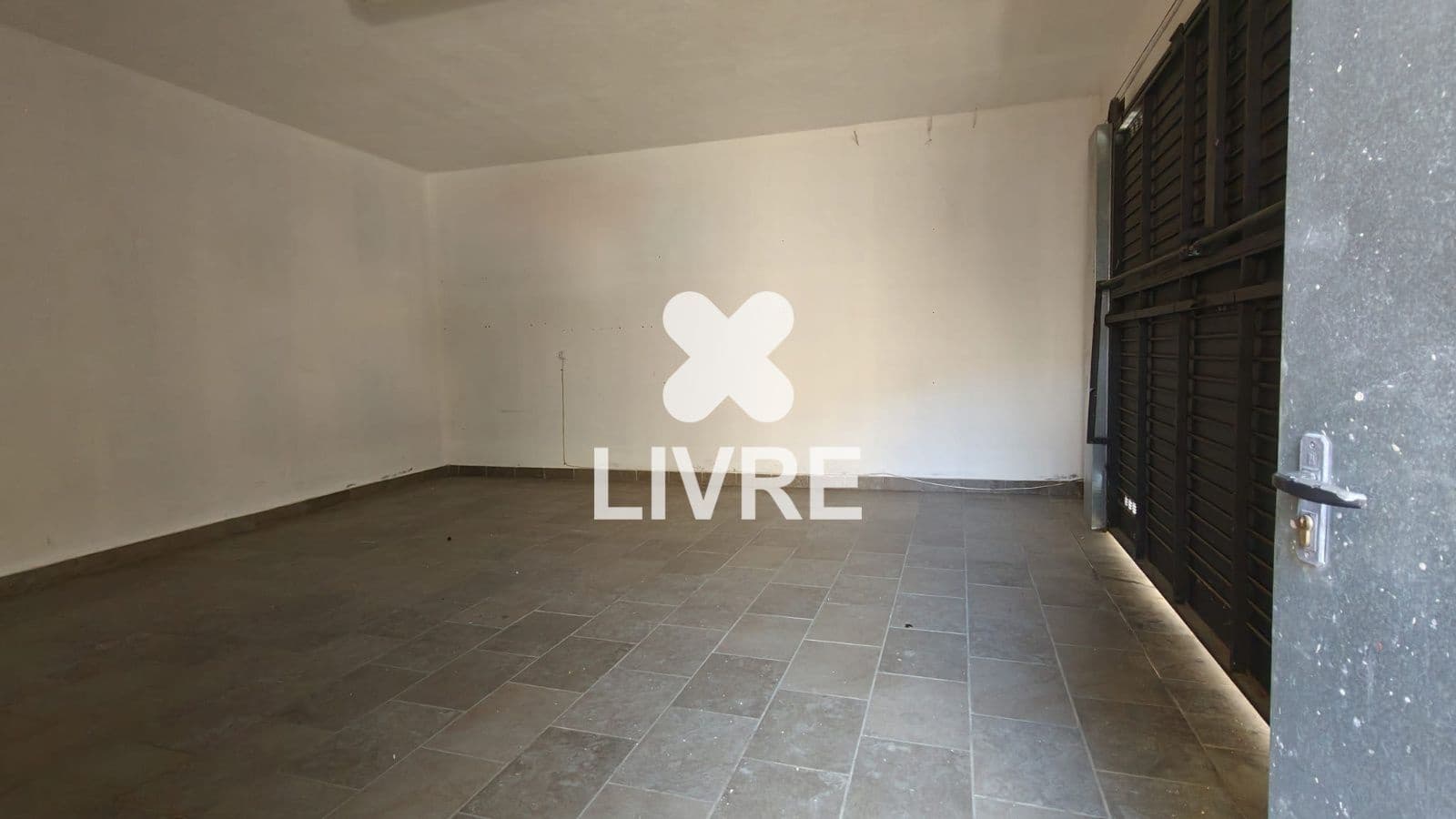 4 slaapkamer Huis te huur in Vallirana met garage - € 1.400 (Ref: 10073010)
