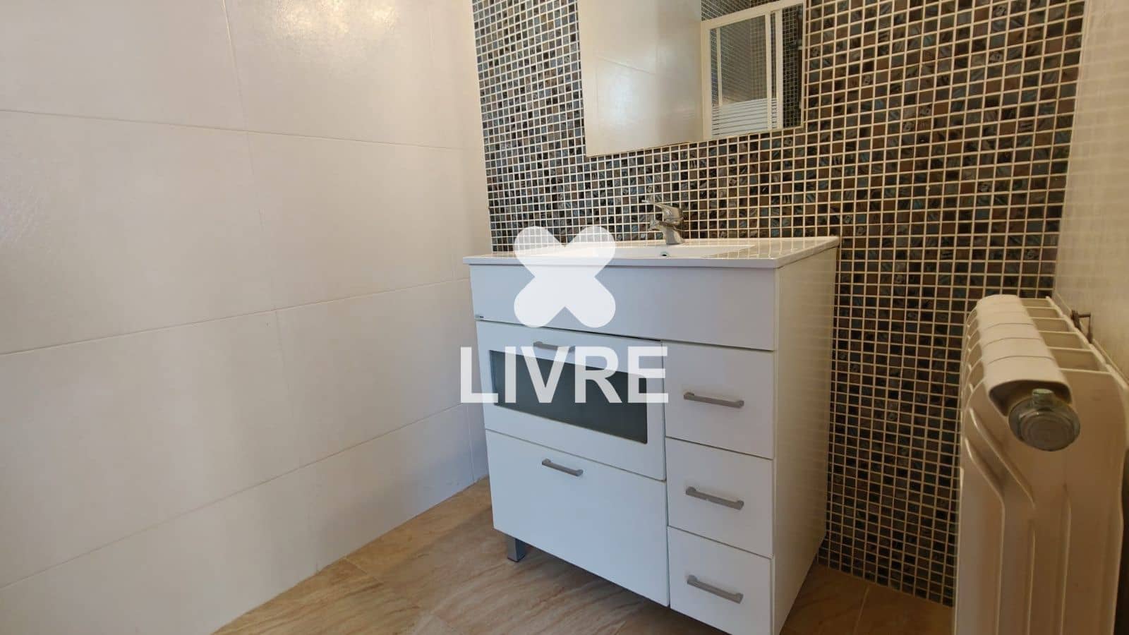 4 slaapkamer Huis te huur in Vallirana met garage - € 1.400 (Ref: 10073010)
