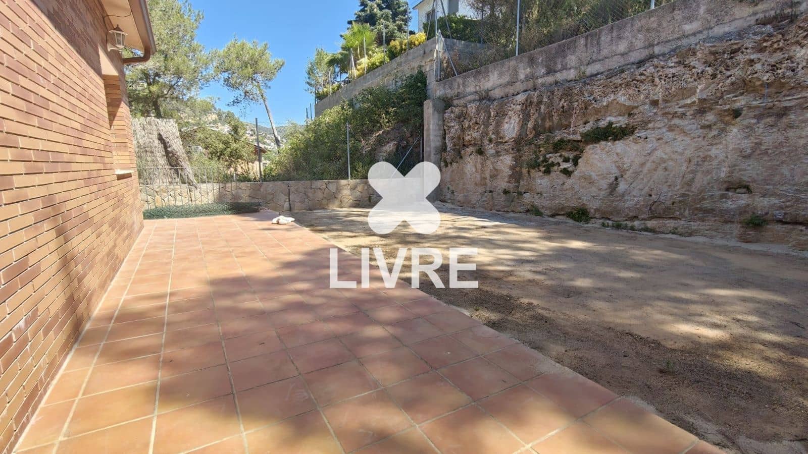 4 slaapkamer Huis te huur in Vallirana met garage - € 1.400 (Ref: 10073010)