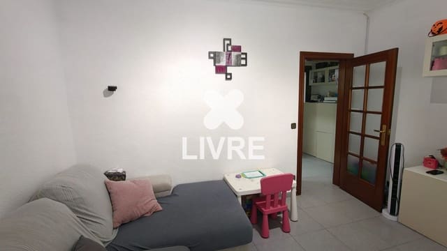 4 chambre Appartement à vendre à Barcelone ville - 275 000 € (Ref: 10134866)