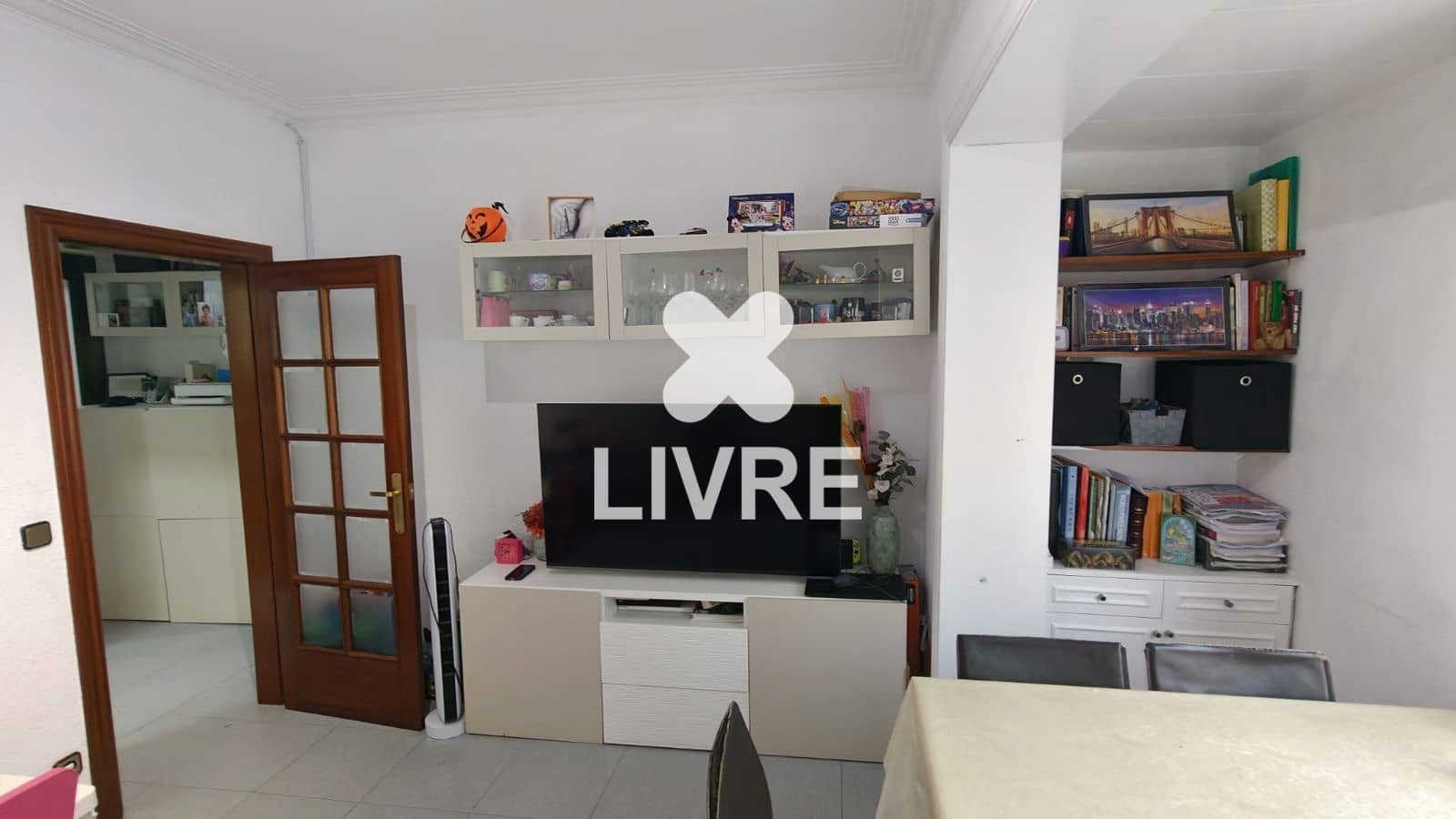 4 chambre Appartement à vendre à Barcelone ville - 275 000 € (Ref: 10134866)