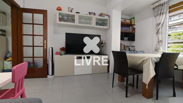 4 chambre Appartement à vendre à Barcelone ville - 275 000 € (Ref: 10134866)