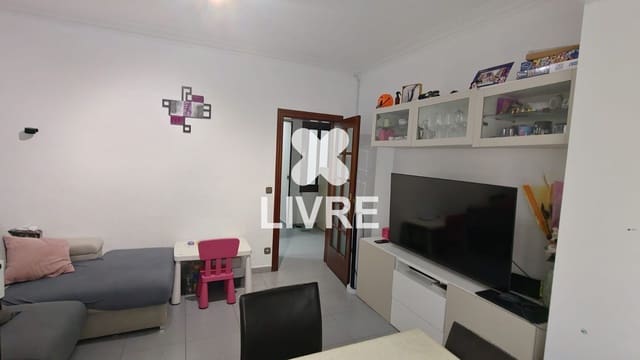 4 chambre Appartement à vendre à Barcelone ville - 275 000 € (Ref: 10134866)