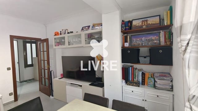 4 chambre Appartement à vendre à Barcelone ville - 275 000 € (Ref: 10134866)